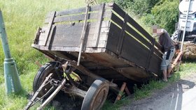 Traktorista se zákazem řízení a pozitivním testem na alkohol a drogy nedovezl ve Vamberku valník hnoje.
