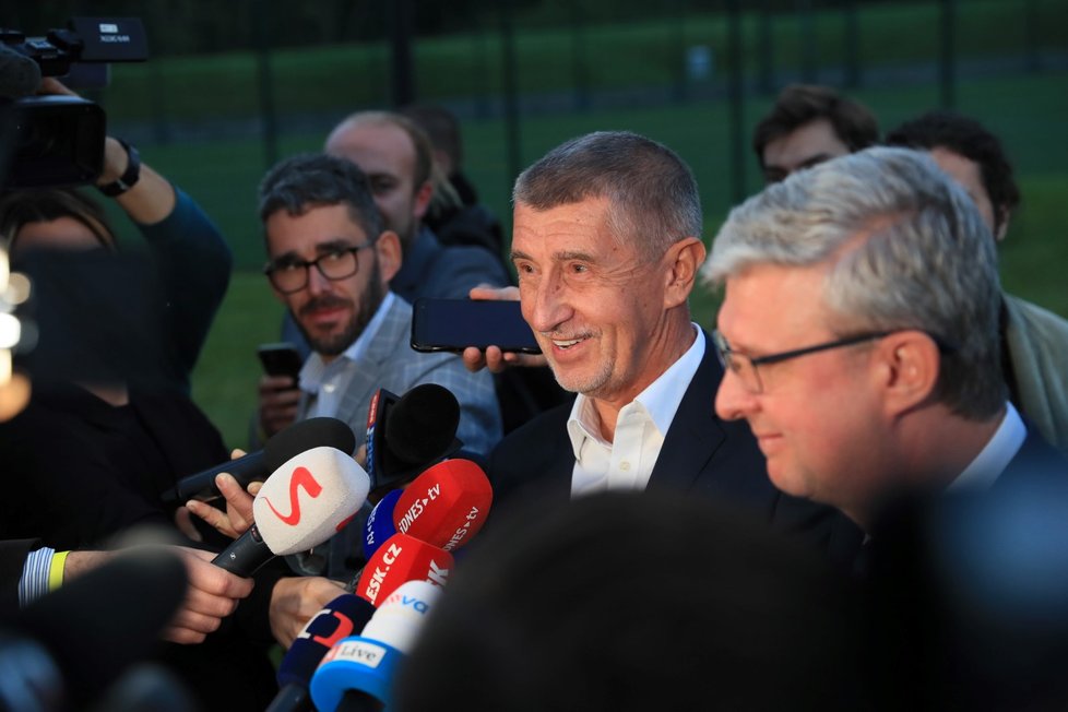 Komunální a senátní volby: Do štábu hnutí ANO dorazil předseda strany Andrej Babiš a exministr Karel Havlíček (24.9.2022)