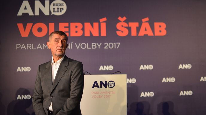 Andrej Babiš ve volebním štábu hnutí ANO.