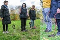 Bláznivý trend přichází do Česka: Při hobby doggingu lidé venčí imaginární psy