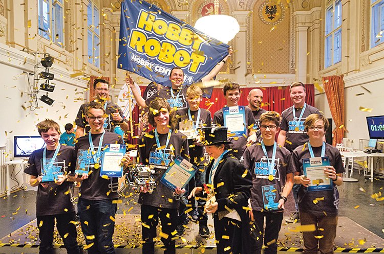 V letošním ročníku FLL je pražský tým mimořádně úspěšný. Postoupil na OPEN INVITATIONAL CENTRAL EUROPE do maďarského Debrecénu