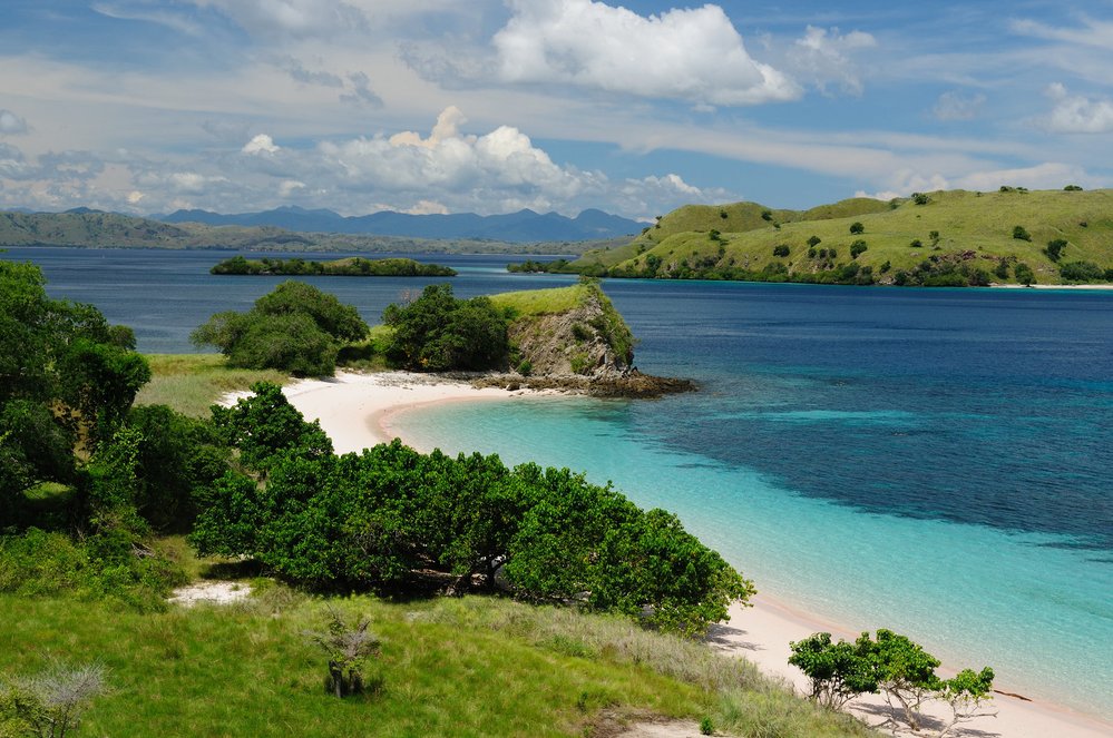 Národní park Komodo, dnes se Flores a okolní ostrovy Komodo a Rinca podobají zemskému ráji