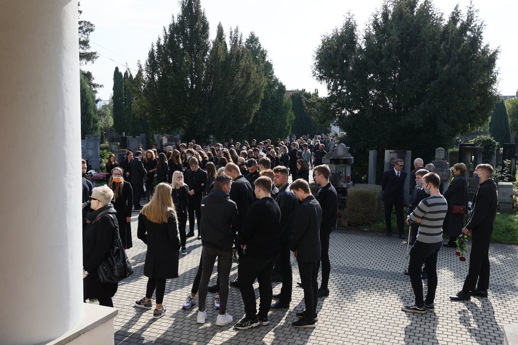 Na poslední rozloučení s Ondřejem Hodboďem, který si 24. září vzal život, dorazily stovky smutečních hostů