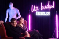 Podcast: Sex na cibuli, svítící kondomy a Hitlerův penis. Tvůrci Hodiny Dějepichu odhalili sebe i historii