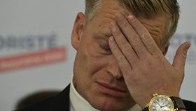 Filip Turek oslavil volební úspěch v baru, došlo ale i na pěsti.