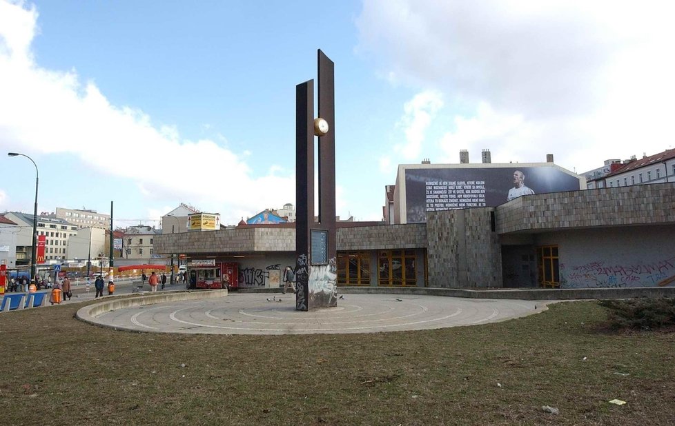 Kvůli poškozené troleji nejezdí tramvaje mezi Florencí a Palmovkou. (ilustrační foto)