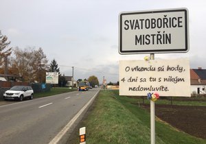 Varování obce ve Svatobořicích-Mistříně je dostatečně výmluvné...