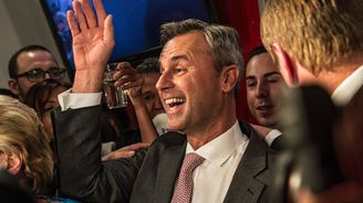 První kolo rakouských prezidentských voleb ovládl populista Hofer