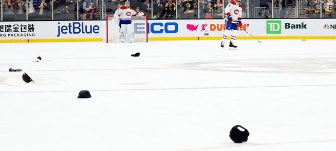 Poházené čepice na ledě po hattricku Davida Pastrňáka proti Montrealu