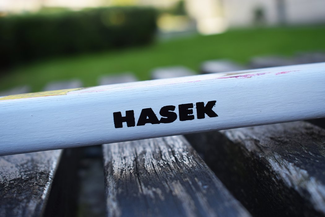 Detail hokejky, kterou Dominik Hašek věnoval do dražby pro Ondřeje Buchtelu