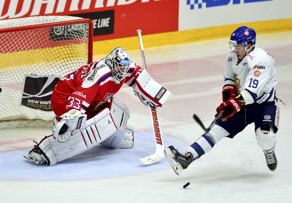 Pavel Francouz inkasoval od Finů čtyři branky