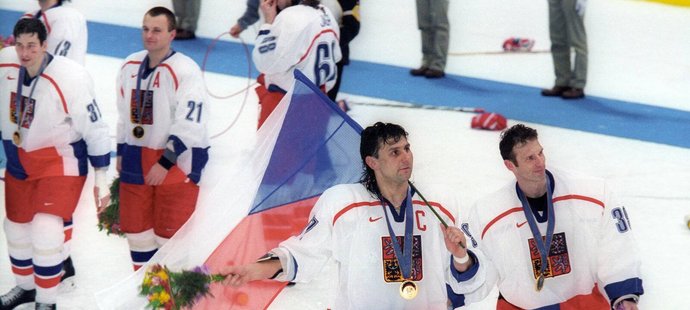 Kapitán Vladimír Růžička a Dominik Hašek se budou na exhibici parťáků z olympiády v roce 1998 dívat jen v televizi.