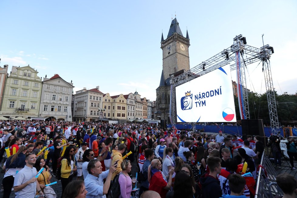 Češi fandili hokeji na Staroměstském náměstí v Praze