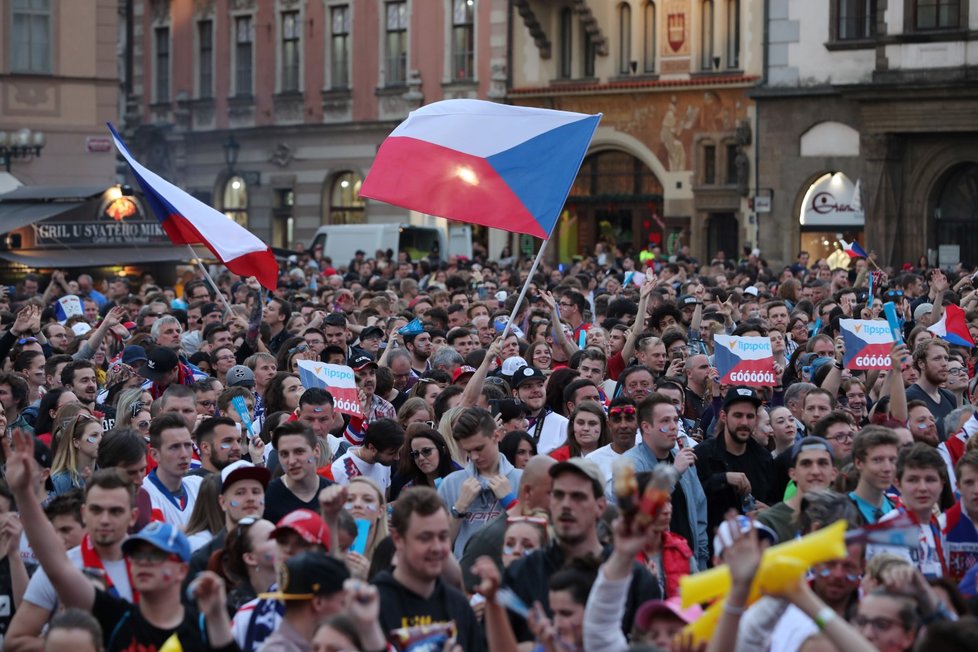 Češi fandili hokeji na Staroměstském náměstí v Praze