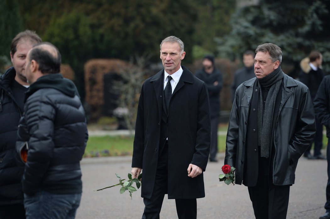 Dominik Hašek na pohřbu Zbyňka Kusého.