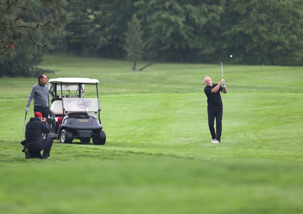 Legendární reprezentační forvard a ikona Sparty Jiří Hrdina je na golfu jako doma