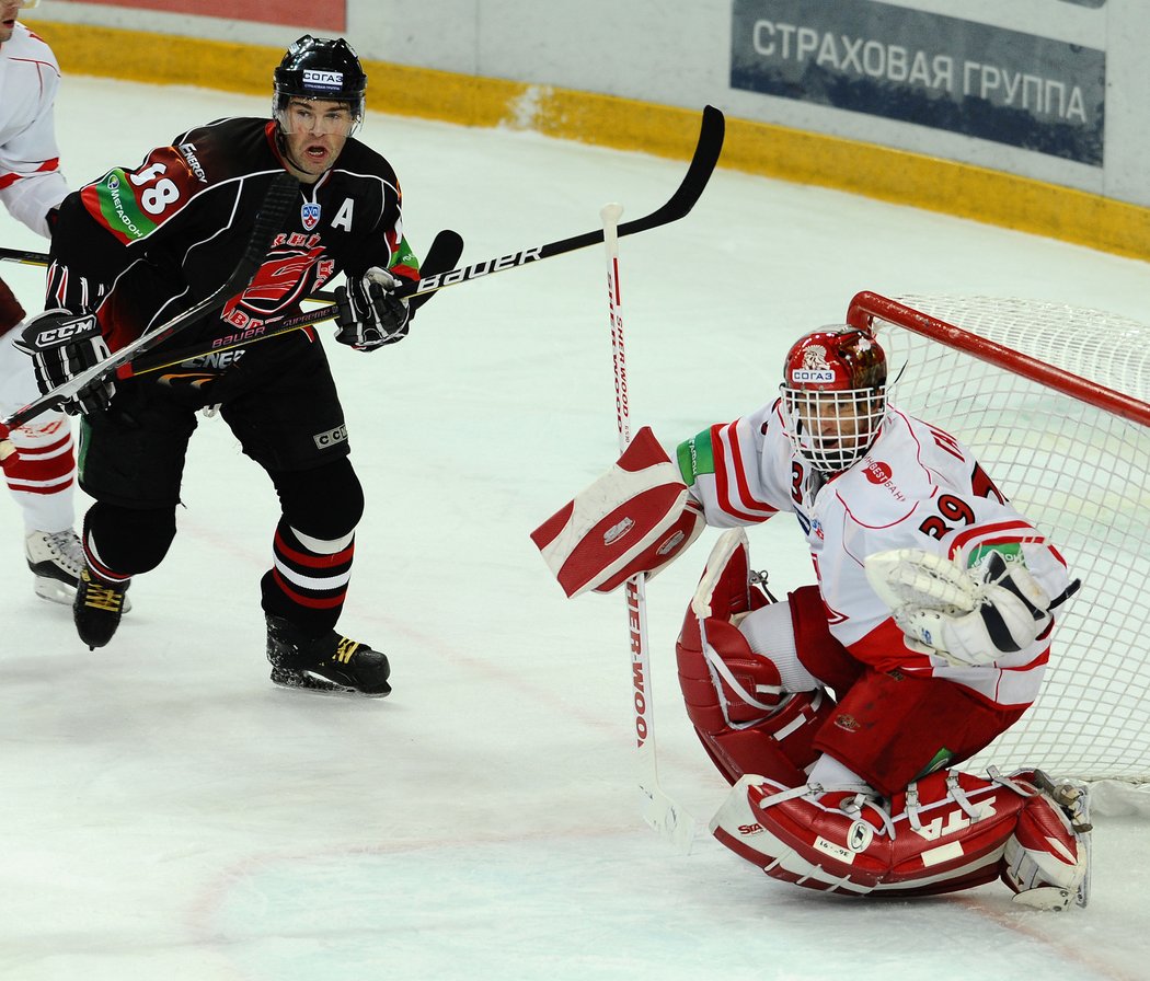 2010. V KHL se Jaromír Jágr potkal na ledě Dominika Haška.
