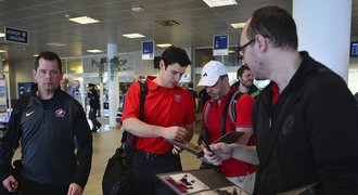 Kanadské hvězdy v Praze. Crosby rozdal podpisy, Giroux mluvil o titulu