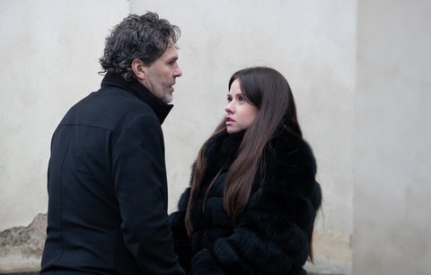 Jaromir Jagr with his girlfriend Dominika says goodbye to his father in Kladno