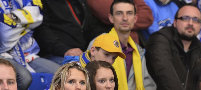 Průběh zápasu s Kometou Brno také pozorně sledovala Barbora Melenovská, jejíž muž Marek hraje za Zlín
