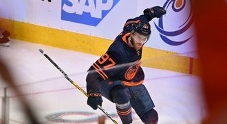 Bookmaker Tipsportu o NHL: Gól McDavida v kurzu 7? Nervózní noc