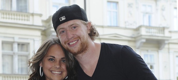 Voráček s přítelkyní Nicole v Karlových Varech před galavečerem ankety Zlatá hokejka.