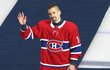 Tomáš Plekanec zdraví fanoušky Montrealu po jubilejním zápasu v NHL