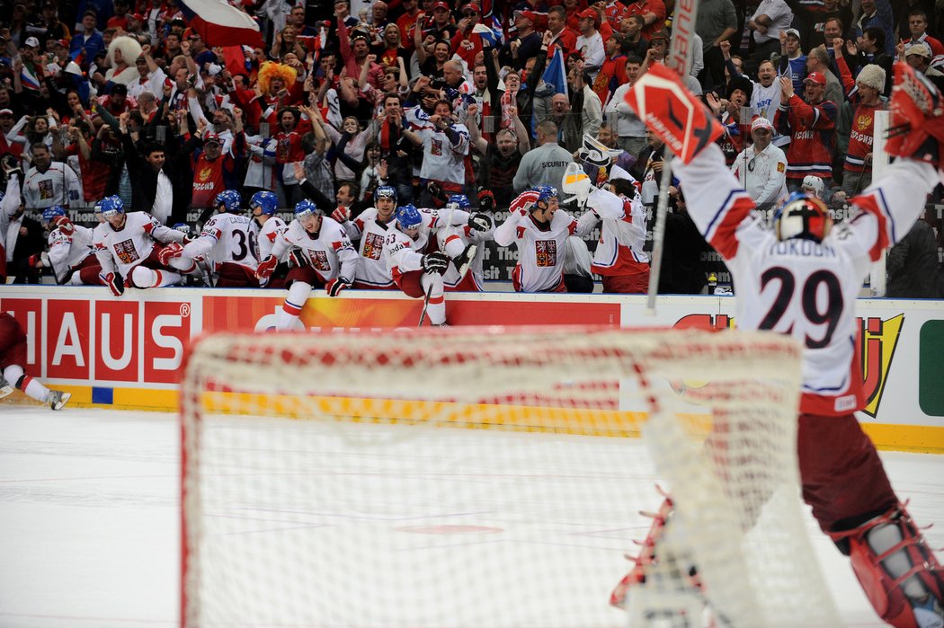 Hokejisté České republiky oslavují titul mistrů světa v roce 2010