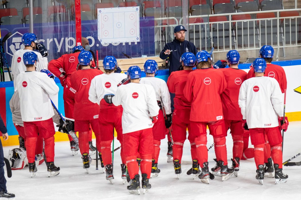Trénink českých hokejistů před čtvrtfinále proti Finsku