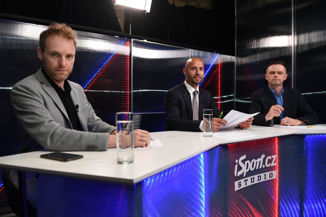 Studio MS na iSport.cz: moderátor Tomáš Zetek, olympijský vítěz Martin Ručinský a redaktor Sportu Miroslav Horák