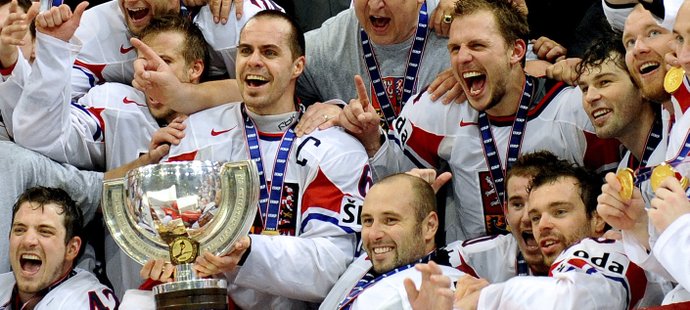 Zlato je naše! Už je to sedm let, co čeští hokejisté naposledy slavili titul na mistrovství světa.