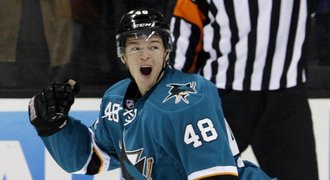 Hertl je zpět! Návrat na led po zranění mu osladil Havlátův hattrick