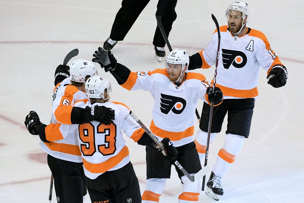 Radost hokejistů Philadelphie Flyers