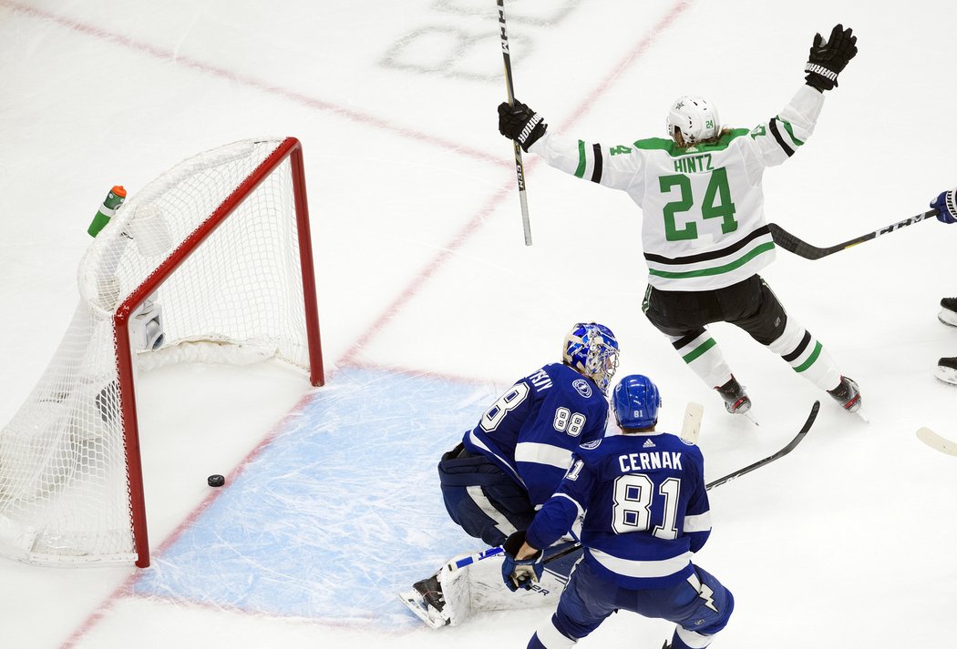 Dallas porazil Tampu v prvním finále Stanley Cupu 4:1