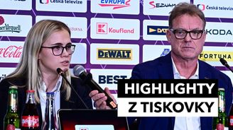 Záběry z nominace: Rulík držák mikrofonu, stav arény v Miláně i dvacet trenérů Záběry z nominace: Rulík držák mikrofonu, stav arény v Miláně i dvacet trenérů