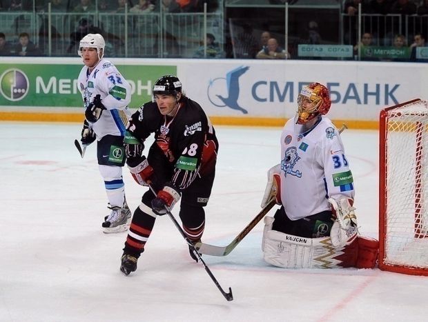 Jágr před brankou Astany Jágr před brankou Astany