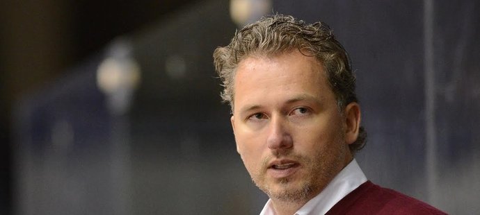 Trenér hokejistů Pardubic Miloš Říha je ze začátku extraligové sezony rozčarovaný