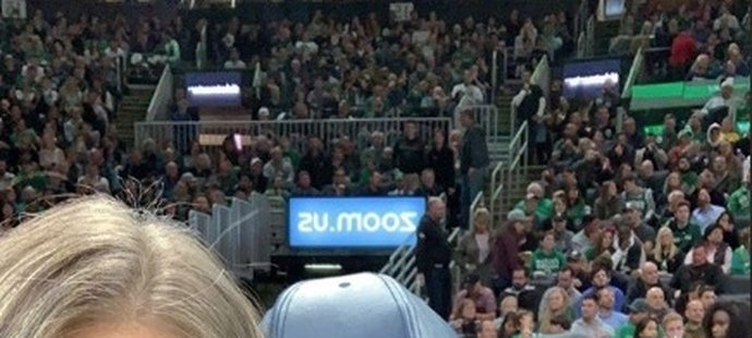 David Pastrňák vyvedl na zápas NBA svoji přítelkyni Rebeccu