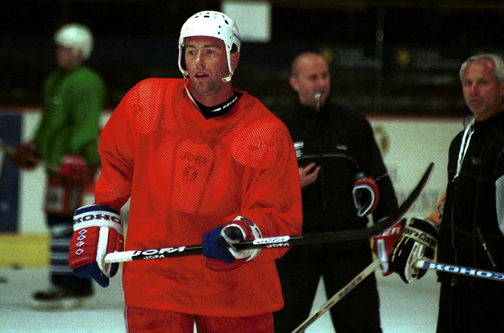 2001. Petr Nedvěd si v létě potrénoval v Česku jako hráč New York Rangers.