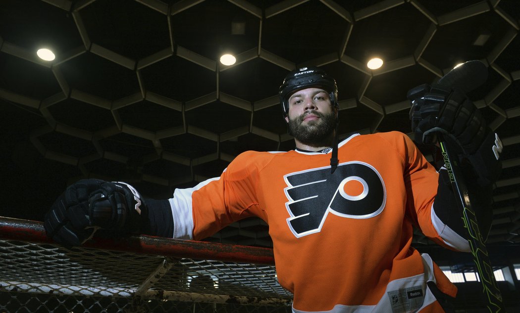 Obránce Radko Gudas se v NHL už stačil zapsat tvrdou hrou