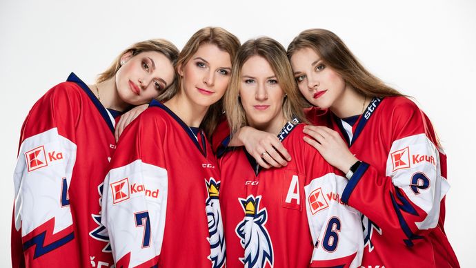 Zleva: Daniela Pejšová, Lenka Serdar, Kateřina Mrázová a Noemi Neubauerová