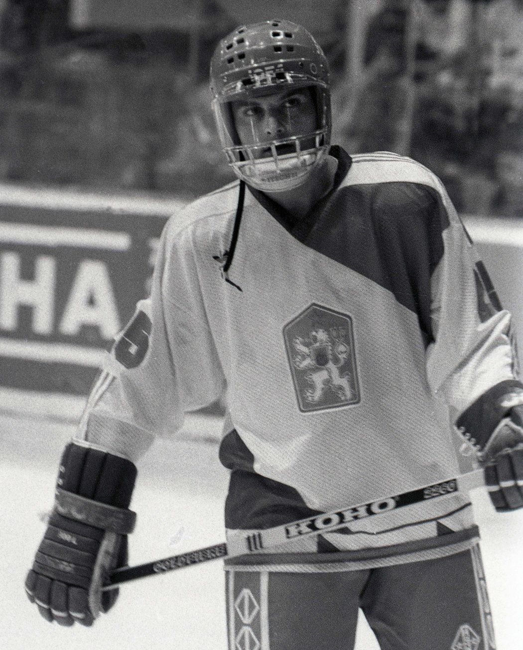 1989. Robert Reichel při přátelském zápase československé reprezentace proti Calgary Flames.