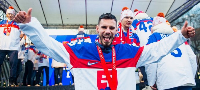 Slovenský reprezentant Peter Zuzin po návratu z olympijských her domů na Slovensko