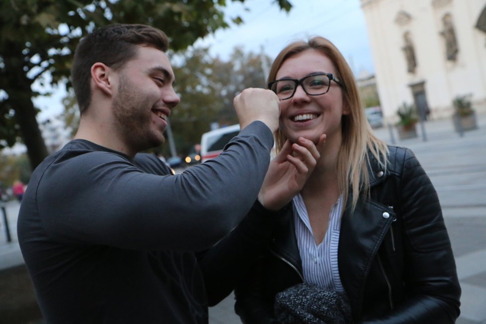 Fanoušci Masarykovy univerzity nejprve prošli městem, v DRFG aréně pak vytvořili nový návštěvnický rekord Evropské univerzitní hokejové ligy. Celkem na zápas přišlo 3 826 návštěvníků.