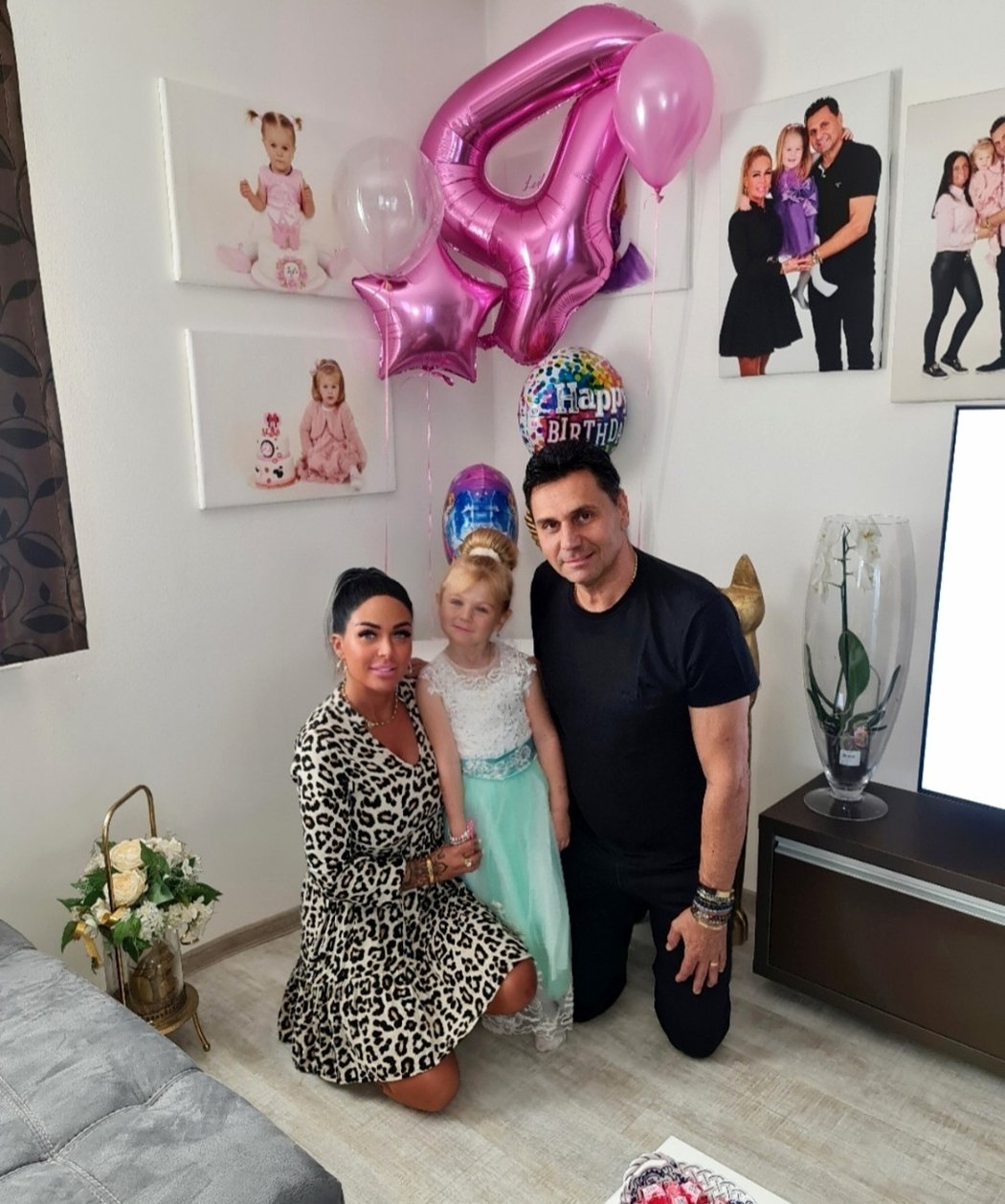 Dcera Lejla oslavila čtvrté narozeniny. Vedle ní a manželky Marie mládne i hokejový velikán Vladimír Růžička