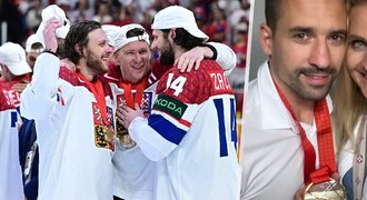 Sportovci oslavují hokejisty: Pyšná manželka Šafářová, Švancara posílá výzvu prezidentovi Sportovci oslavují hokejisty: Pyšná manželka Šafářová, Švancara posílá výzvu prezidentovi