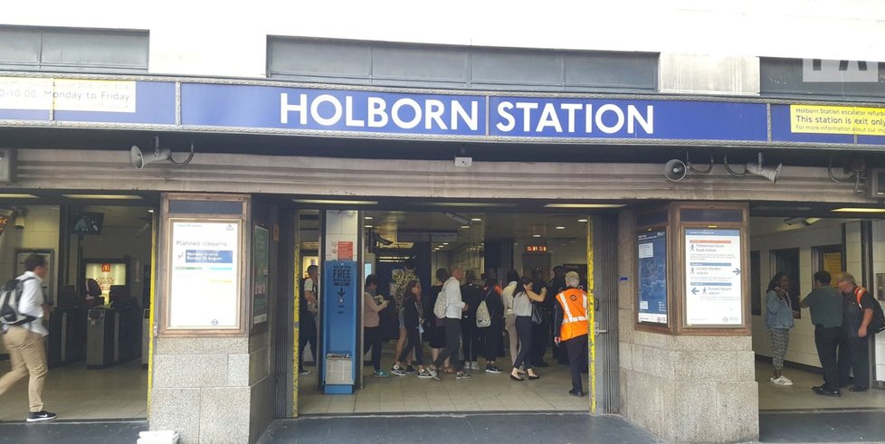 V Londýně evakuovali stanici metra Holborn.
