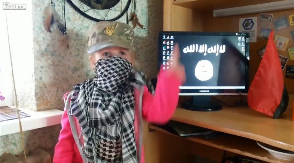 Holčička vyjadřuje podporu Islámskému státu.