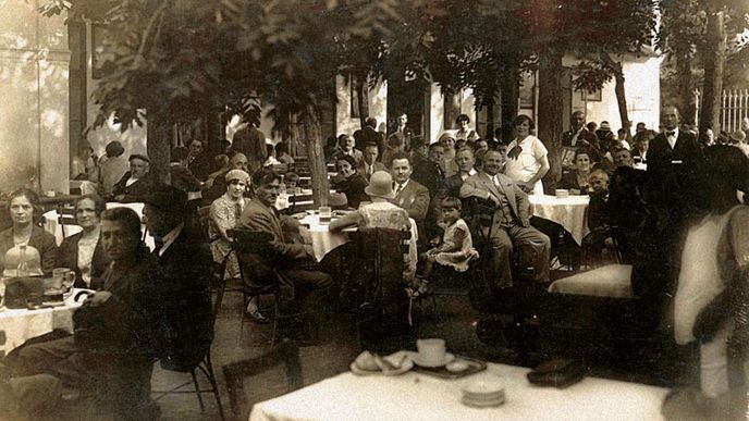 Holečkova restaurace v pražské Liboci v druhé polovině dvacátého století