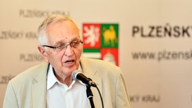Odešel matematik a rektor Jiří Holenda (90): Šel si za svou vizí a uspěl